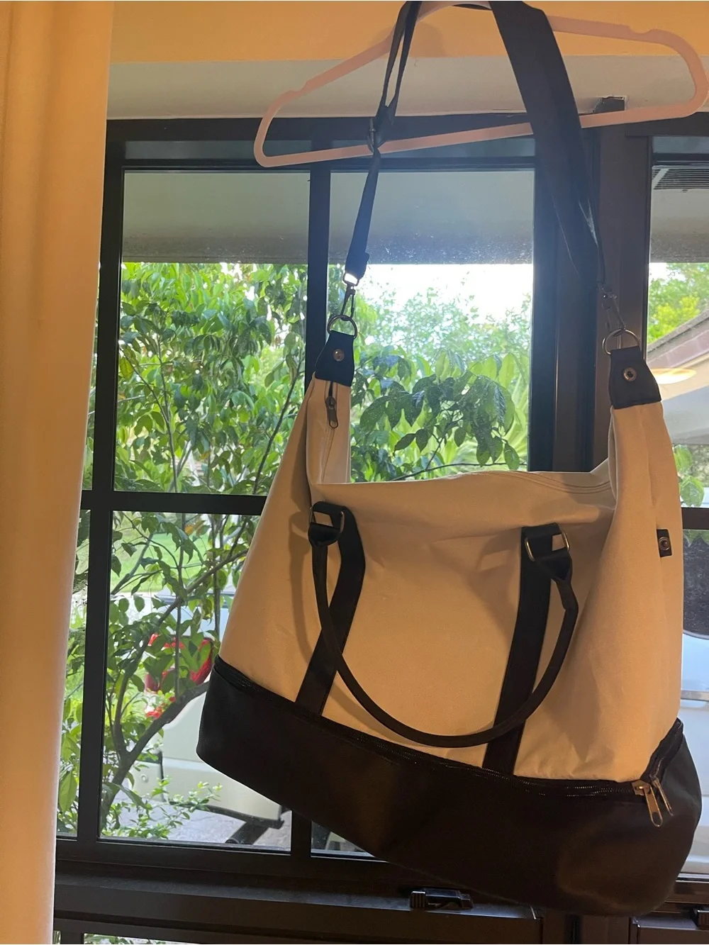 DSW White and Black Canvas Tote / weekender Bag with Shoulder Straps
